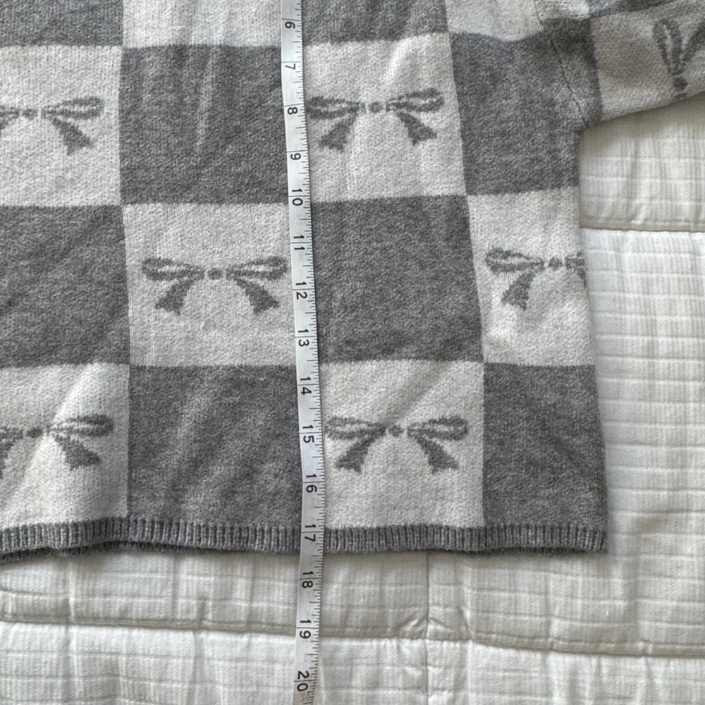 Sincerely Jules cropped grey and white checkered bow sweater, size XS - Picture 5 of 7